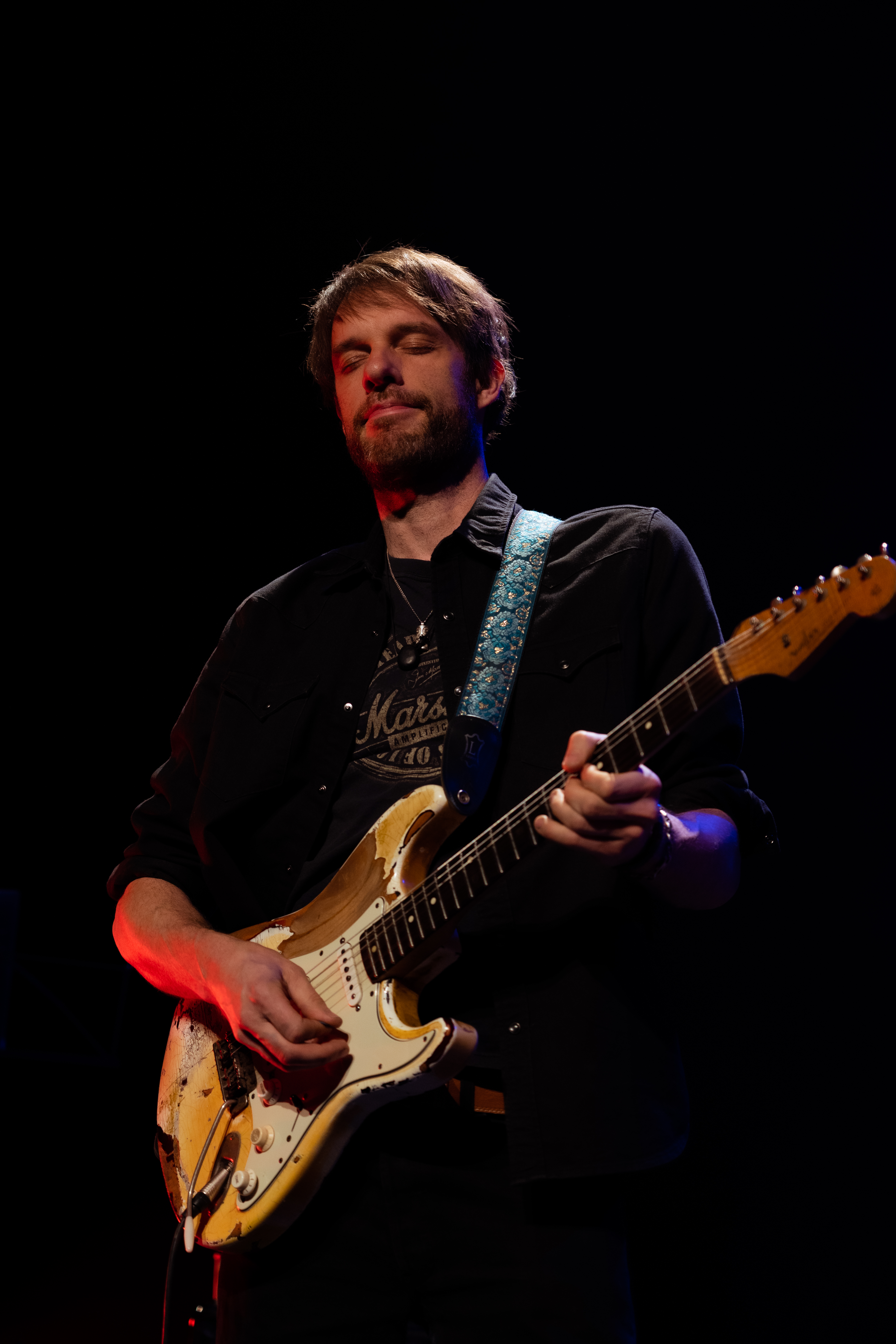 La chanteuse de Mustang Sammy en performance live